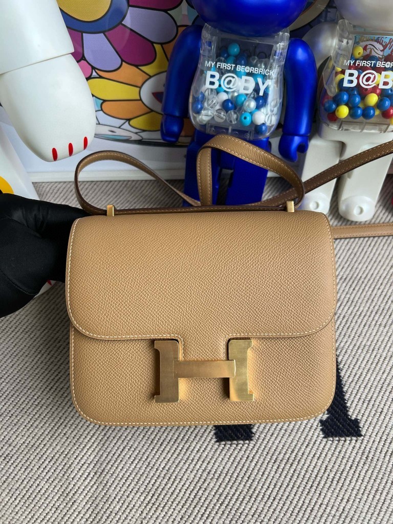 HERMES CONSTANCE 18CM EPSOM 0M CHAI GHW